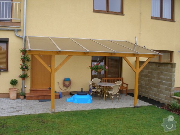 Zahradní pergola ke zdi domu : pergoly