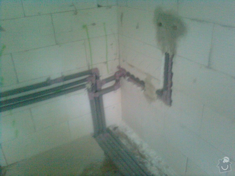 Podlahové topení a ohřev TUV v RD 3+1, anhydrit. podlaha: Obraz0488