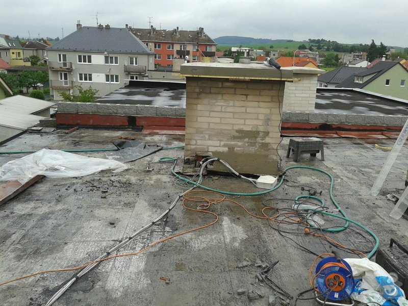 Rekonstrukce střechy: 20130605_103223