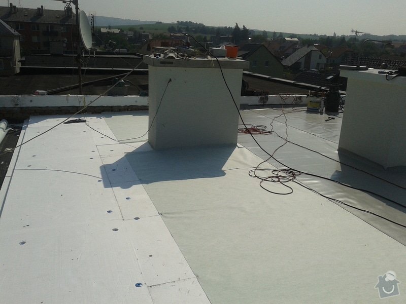 Rekonstrukce střechy: 20130609_094236