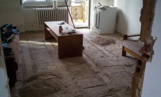 Rekonstrukce podlah - vylití betonem - stav před realizací