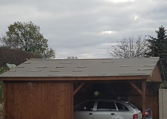 Střecha z trapézového plechu na garážové stání - stav před realizací