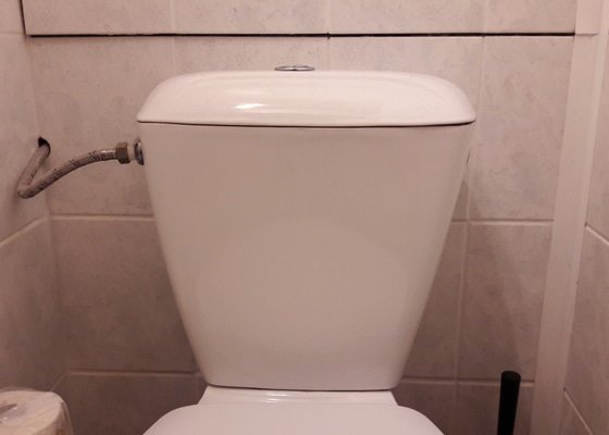 Výměna WC nádržky - stav před realizací