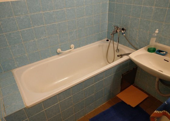 Výměna vany za sprch. kout vč. obkladů a podlahy, čistit ležatý odpad