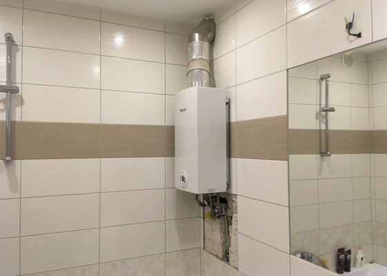 Výměna karmy za elektrický bojler v koupelně - stav před realizací
