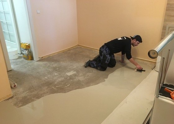 Položit podlahovou krytinu ve všech pokojích včetně chodby a kuchyně.4místnosti(70m)