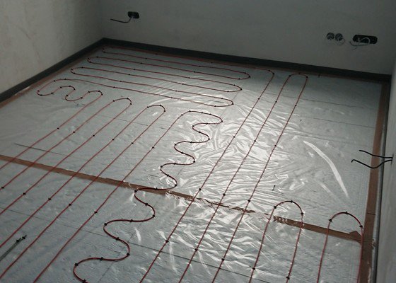 Podlahové elektrícké topení topnými kabely