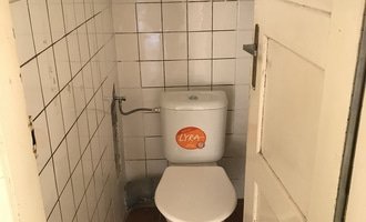Rekonstrukce koupelny a toalety - stav před realizací