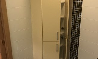 Koupelnová skříň