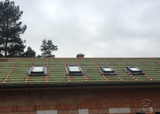 Montáž střešních oken.