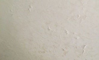 Vymalování domu, oprava stropu - stav před realizací