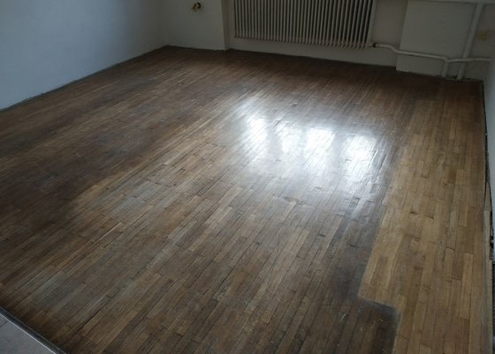 Renovace dřevěných podlah (2 pokoje, 20 a 18 m2) - stav před realizací