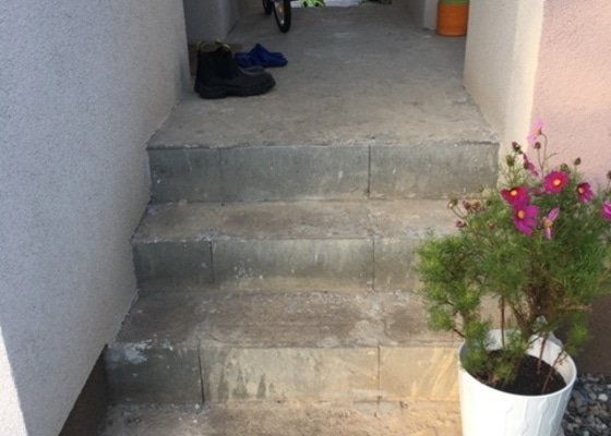 Obložit schodiště a yaložit obrubniky pro zahradni terasu