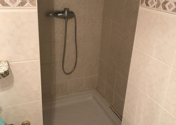 Montáž posuvných dveří sprchového koutu