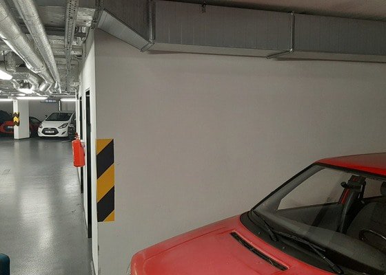 Elektroinstalace na garážové stání pro EV
