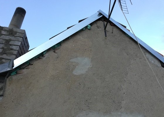 Oprava komínu a střechy