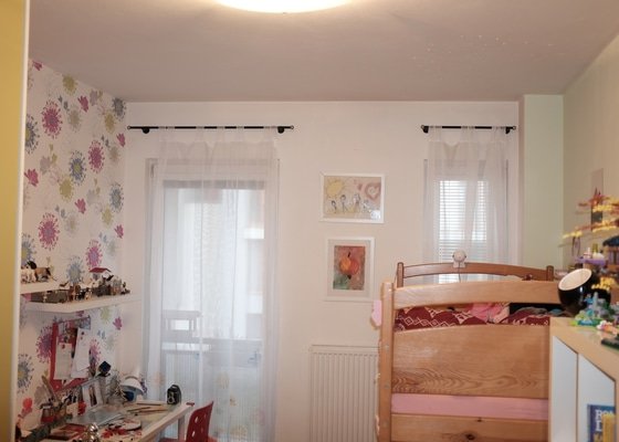 2x zavesene postele 90x200. uchyceni strop/stena