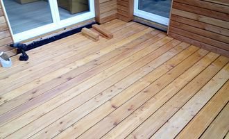 Montáž dřevěné terasy u domu
