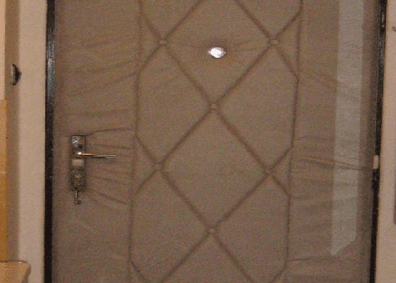 Oprava čalouněných dveří