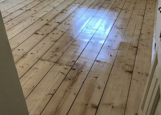 Broušení prkenne podlahy