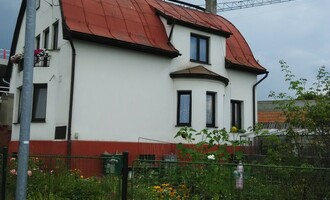 Natřít plechovou střechu rod. domu a výměna střešního okna - stav před realizací