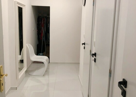 Dlažba WC, koupelna, chodba a obklad v koupelně celkem 13m2, Formát 60X60