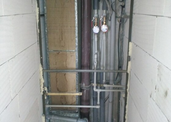 Výměna radiátorů v panelovém bytě + další vodoinstalatérské práce