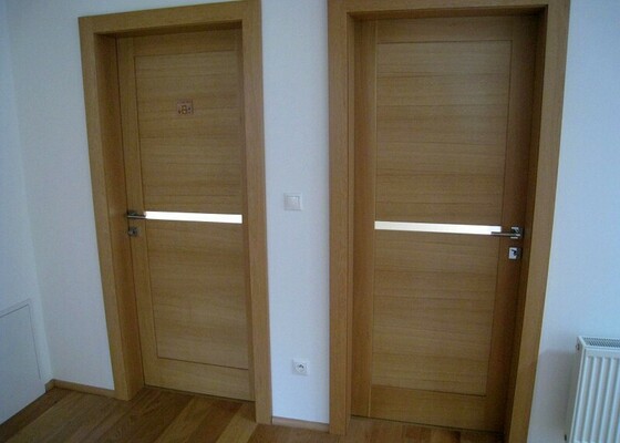 Dřevěné obklady na zárubně dveří + prahy