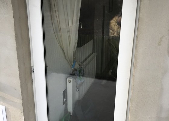 Oprava/výměna balkonových dveří a kliky u okna - stav před realizací