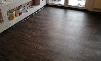 Pokládka - lepení vinylové podlahy v paneláku cca 20 m2