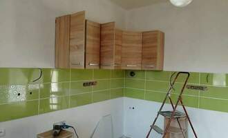 Obklad a instalace kuchyňské linky