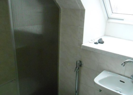 Rekonstrukce malé koupelny v podkroví RD Spořilov