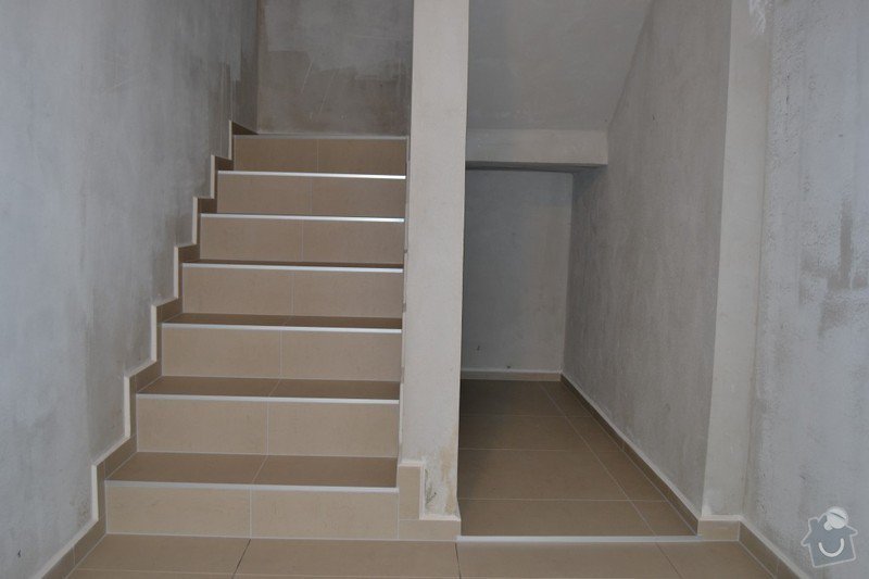 Obložení schodiště a položení dlažby v novostavbě rodinného domu: R_2_