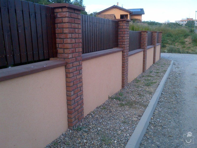 Stavba plotu - zděný plot + sloupky Brickland/Klinker: IMG-20130720-00145