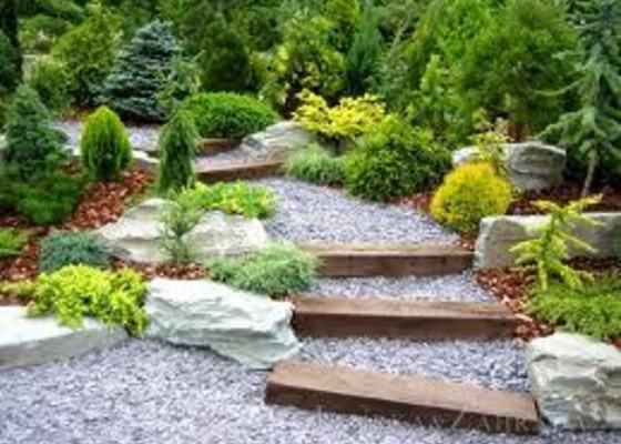 Dřevěné schody a palisády na zahradu - stav před realizací
