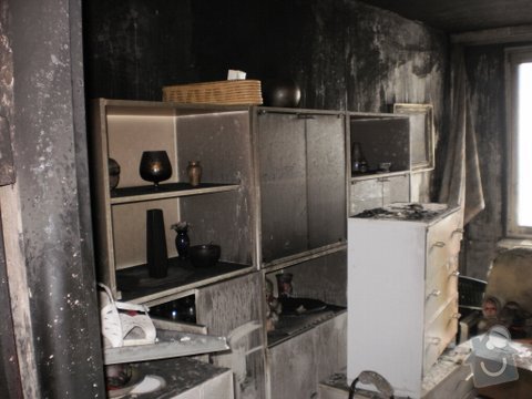 Rekonstrukce vyhořelého bytu 2+kk v Praze 8: Vyhorely_byt_Praha_8_Taussigova_115521_010