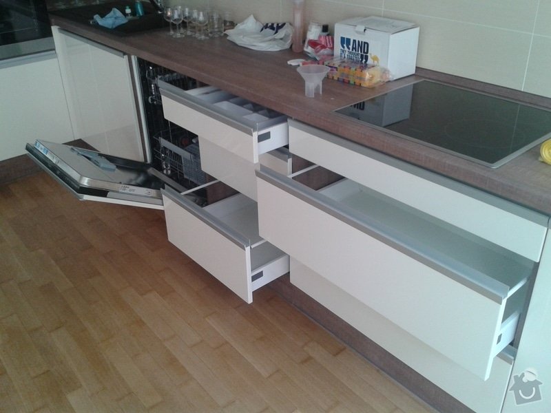 Celková rekonstrukce bytu + kuchyňská linka, vestavěné skříně, zakázk. nábytek: 20130904_151330