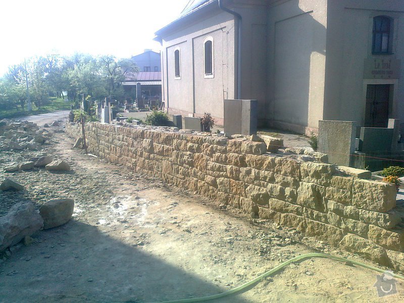 Rekonstrukce hřbitovní zdi: Fotografie3171