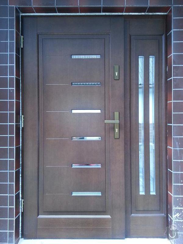Vchodové dveře dřevěné s bočním světlíkem: 20130909_171800
