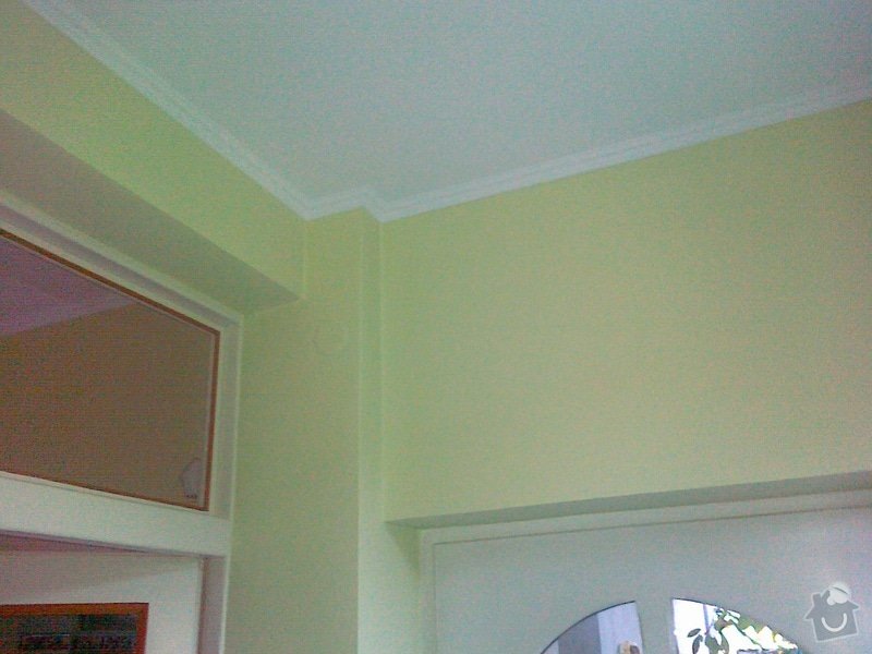 Malířské práce, v případě spokojenosti pak kuchyň, položení podlahy, nalakování vnitřních dveří v domě: 2013_022