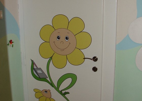 Nástěnná malba pro miniškolku v roce 2012, 2013 + Renovace a výzdoba dveří samolepkami