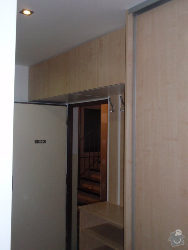 Sádrokartonová příčka a strop + vestavěné skříně a dveře do pouzdra: P1010089