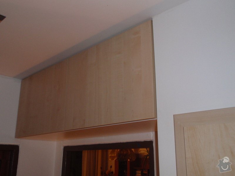 Sádrokartonová příčka a strop + vestavěné skříně a dveře do pouzdra: P1010078