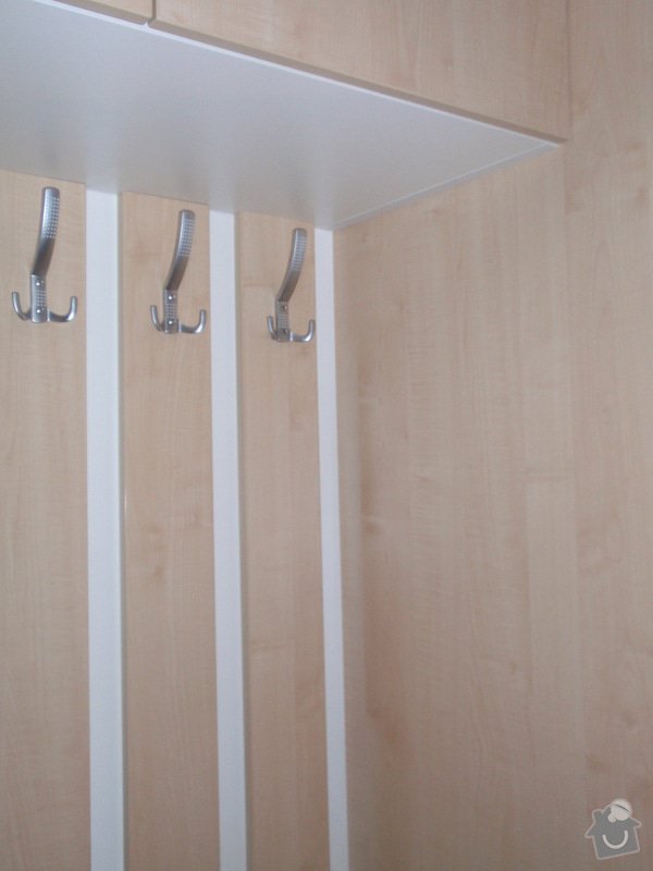 Sádrokartonová příčka a strop + vestavěné skříně a dveře do pouzdra: P1010083