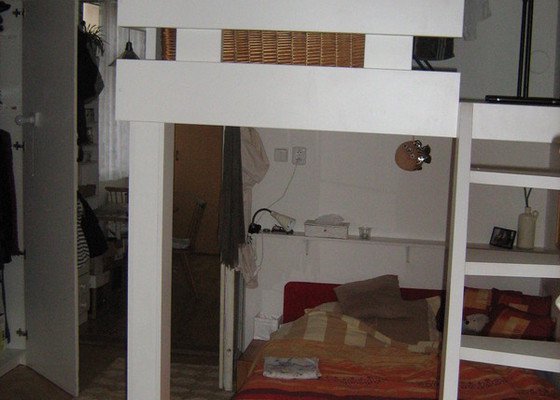 Výroba dřevěného patra a menších kusů nábytku