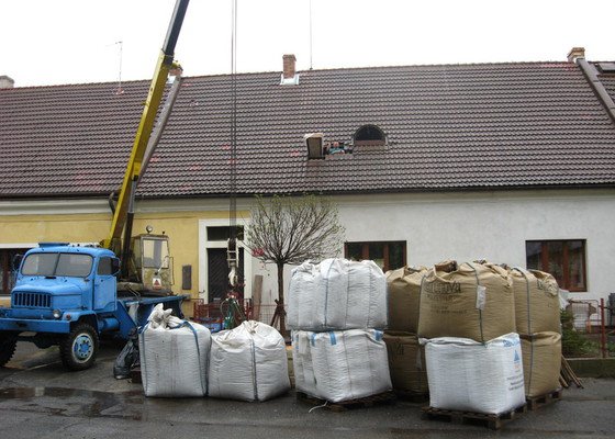 Střecha na klíč u řadového RD - stav před realizací