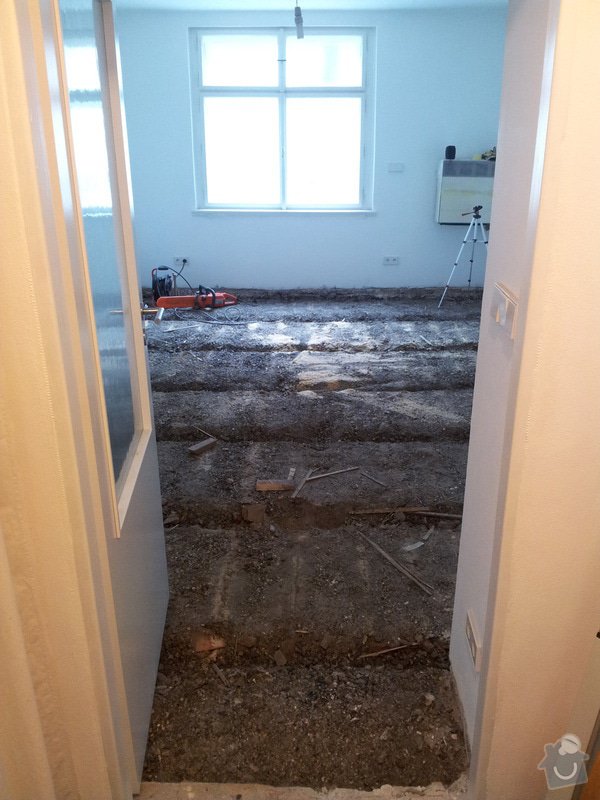 Pokládka dřevěné podlahy (parkety, prkna) + materiál: 20131231_111146_u
