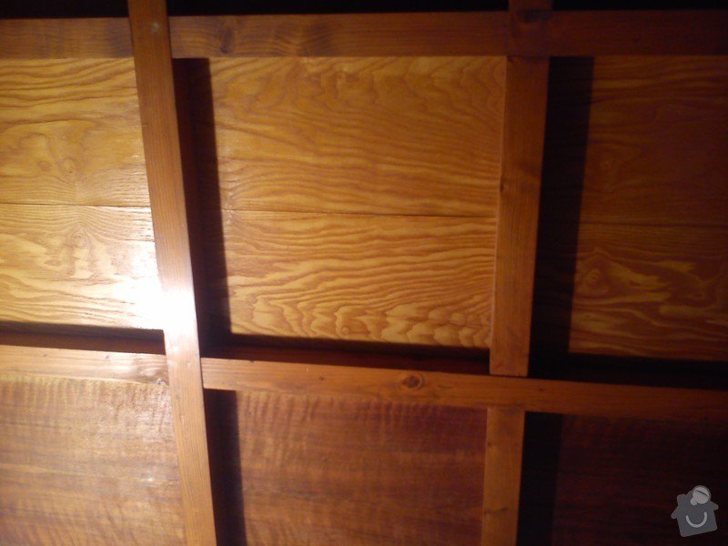 Nátěr či nástřik dřevěného stropu na bílo: DSC_0477