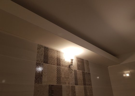 Sádrokartonový strop v koupelně