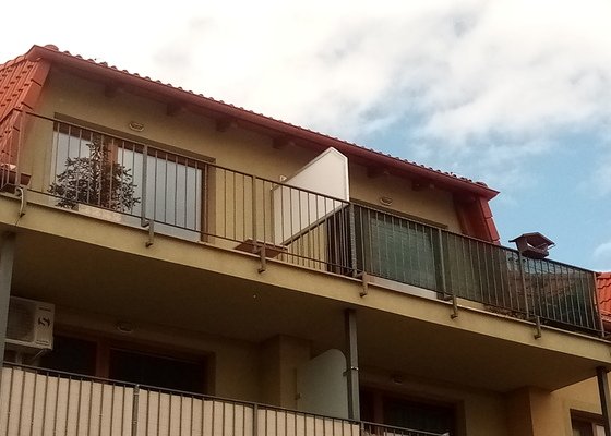 Výroba zástěny mezi balkóny